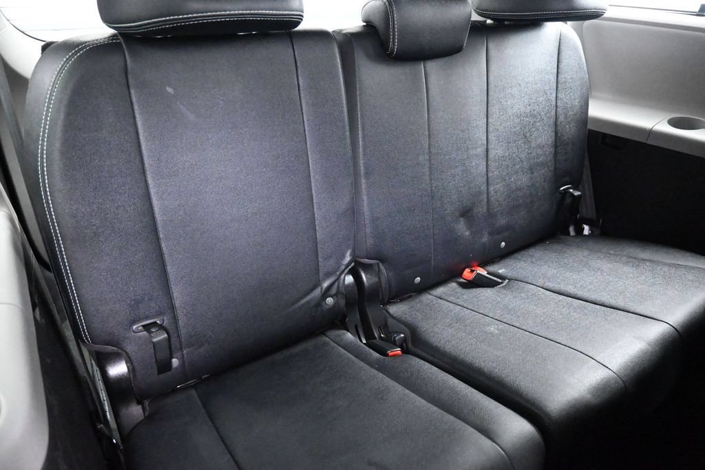 Used 2017 Toyota Sienna SE FWD image 25