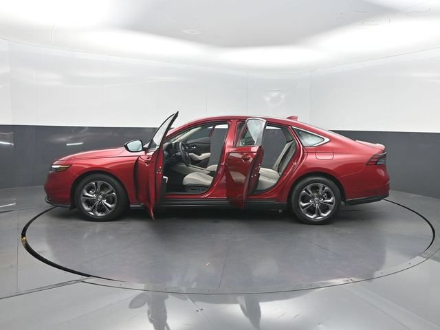 Used 2023 Honda Accord EX image 38