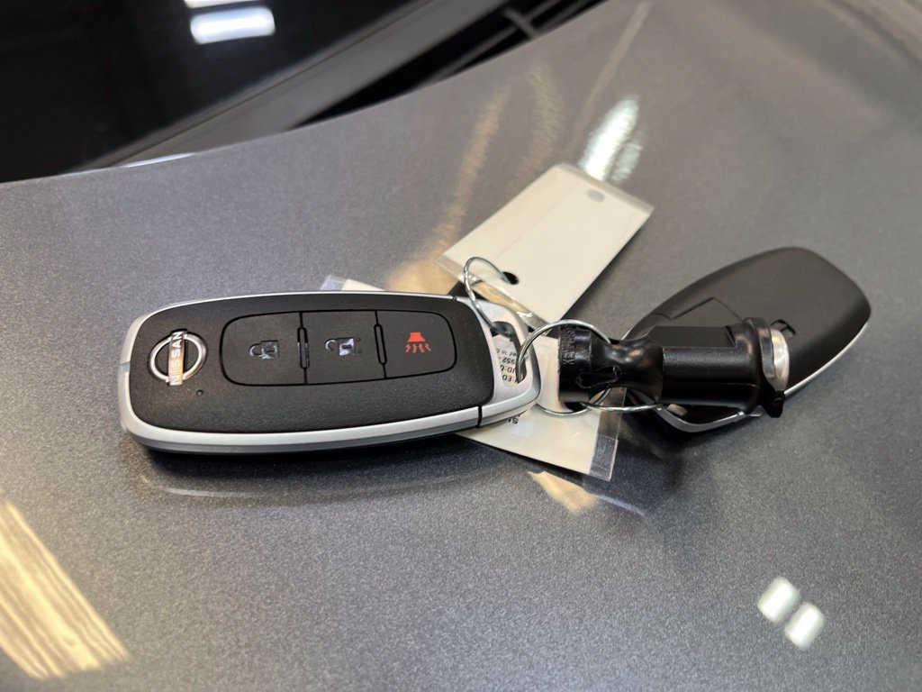 Used 2025 Nissan Kicks SV AWD/4WD image 34