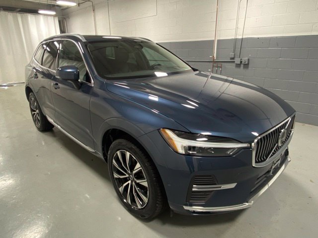 Certified 2023 Volvo XC60 B5 Plus AWD/4WD image 5