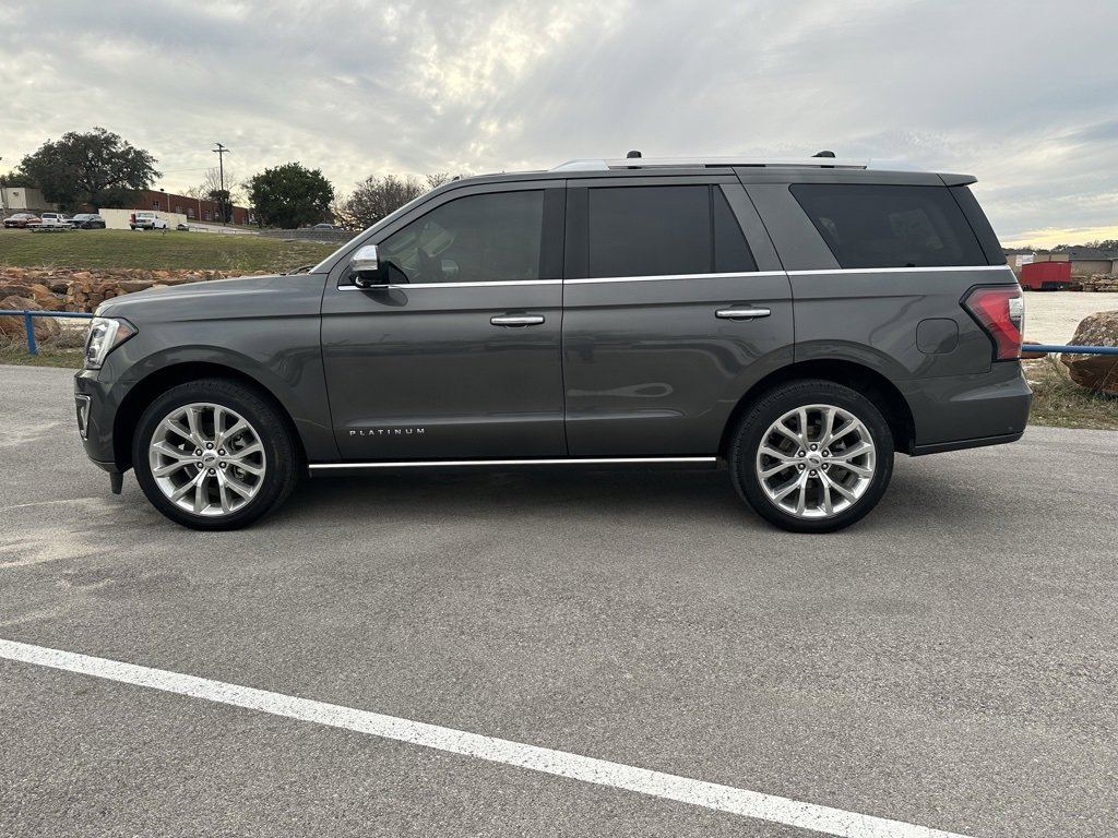 Used 2019 Ford Expedition Platinum image 2