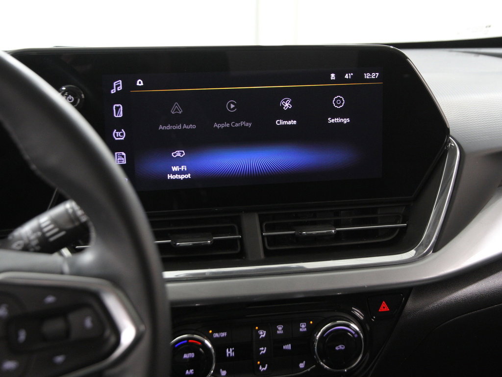 Certified 2024 Chevrolet Trax LT w/ Sunroof Package image 9