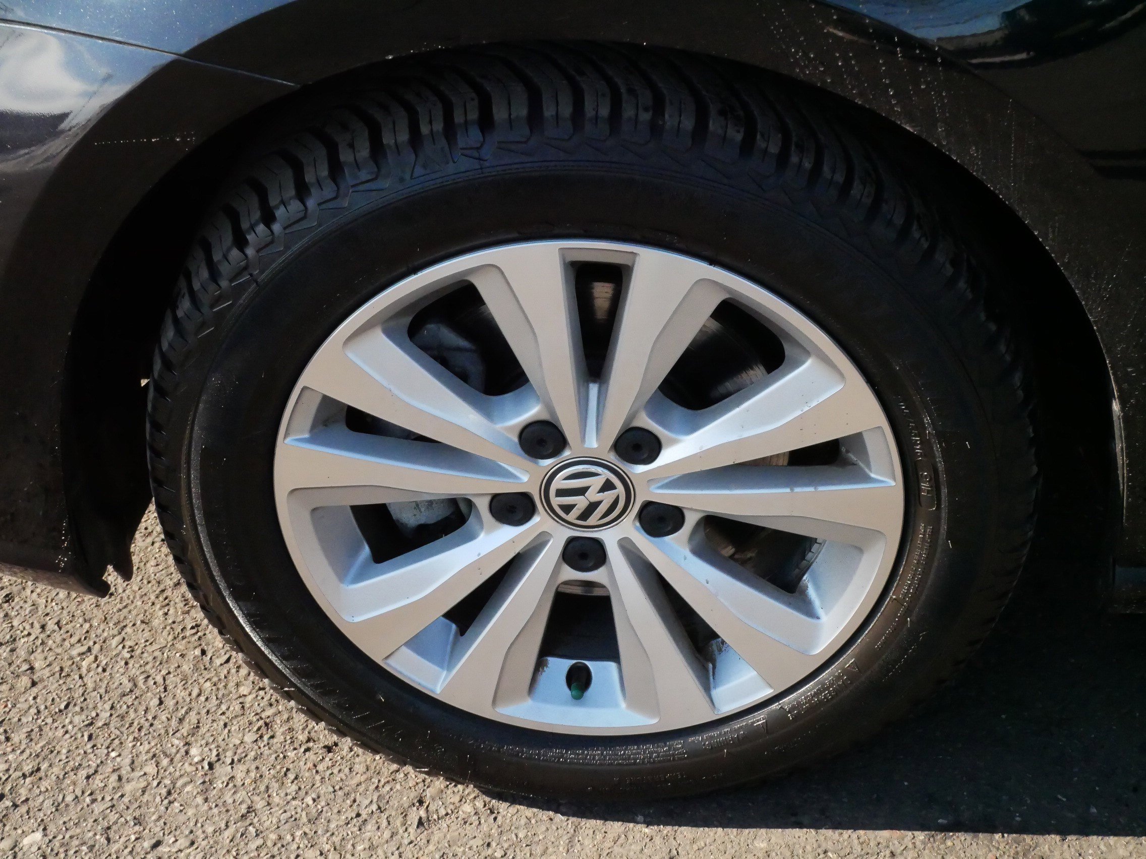 Used 2018 Volkswagen Golf SE image 15