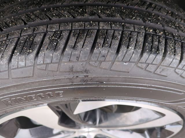 Used 2024 Chevrolet Trax RS w/ Driver Confidence Package image 11