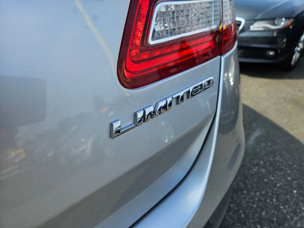 Used 2016 Ford Taurus Limited image 10