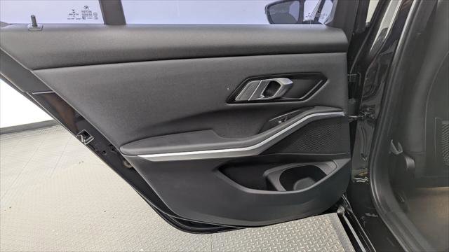 Used 2020 BMW 330i Sedan w/ Convenience Package RWD image 16