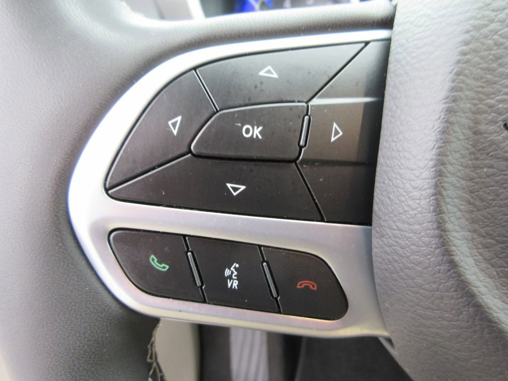 Used 2023 Chrysler Pacifica Touring-L FWD image 25