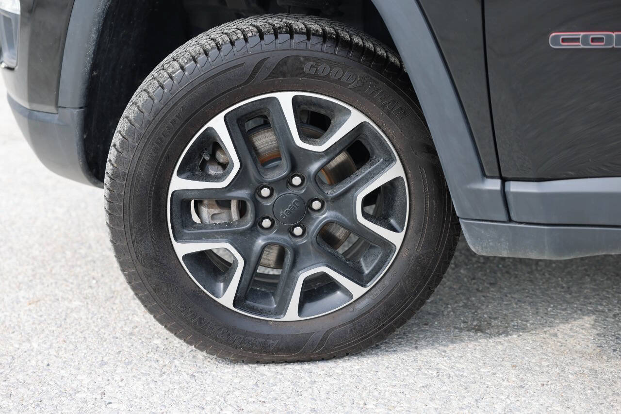 Used 2020 Jeep Compass Trailhawk AWD/4WD image 26