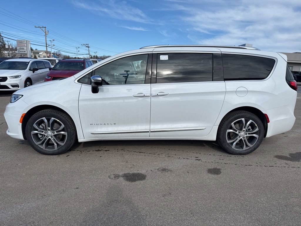 New 2026 Chrysler Pacifica Pinnacle AWD/4WD image 2