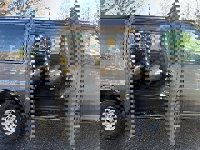 Used 2015 Chevrolet Express 2500 LS image 15