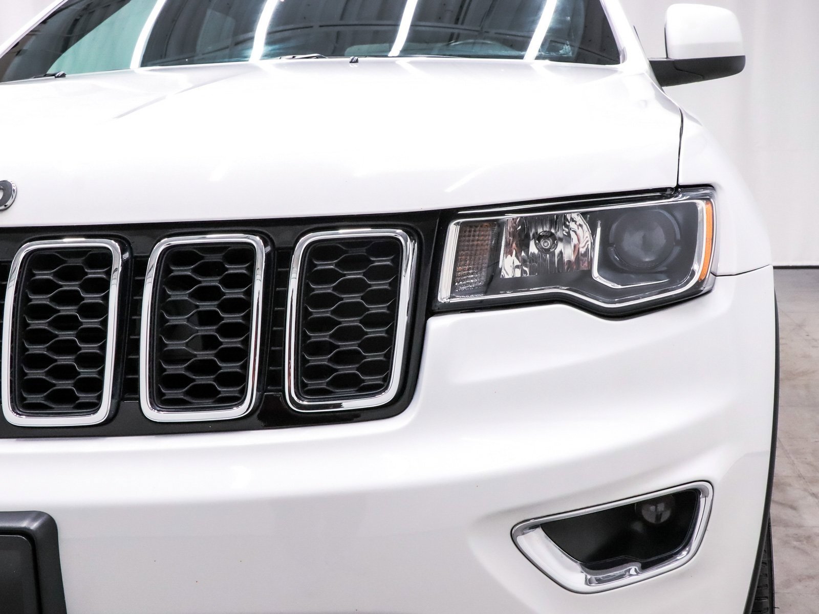 Used 2021 Jeep Grand Cherokee Laredo image 45
