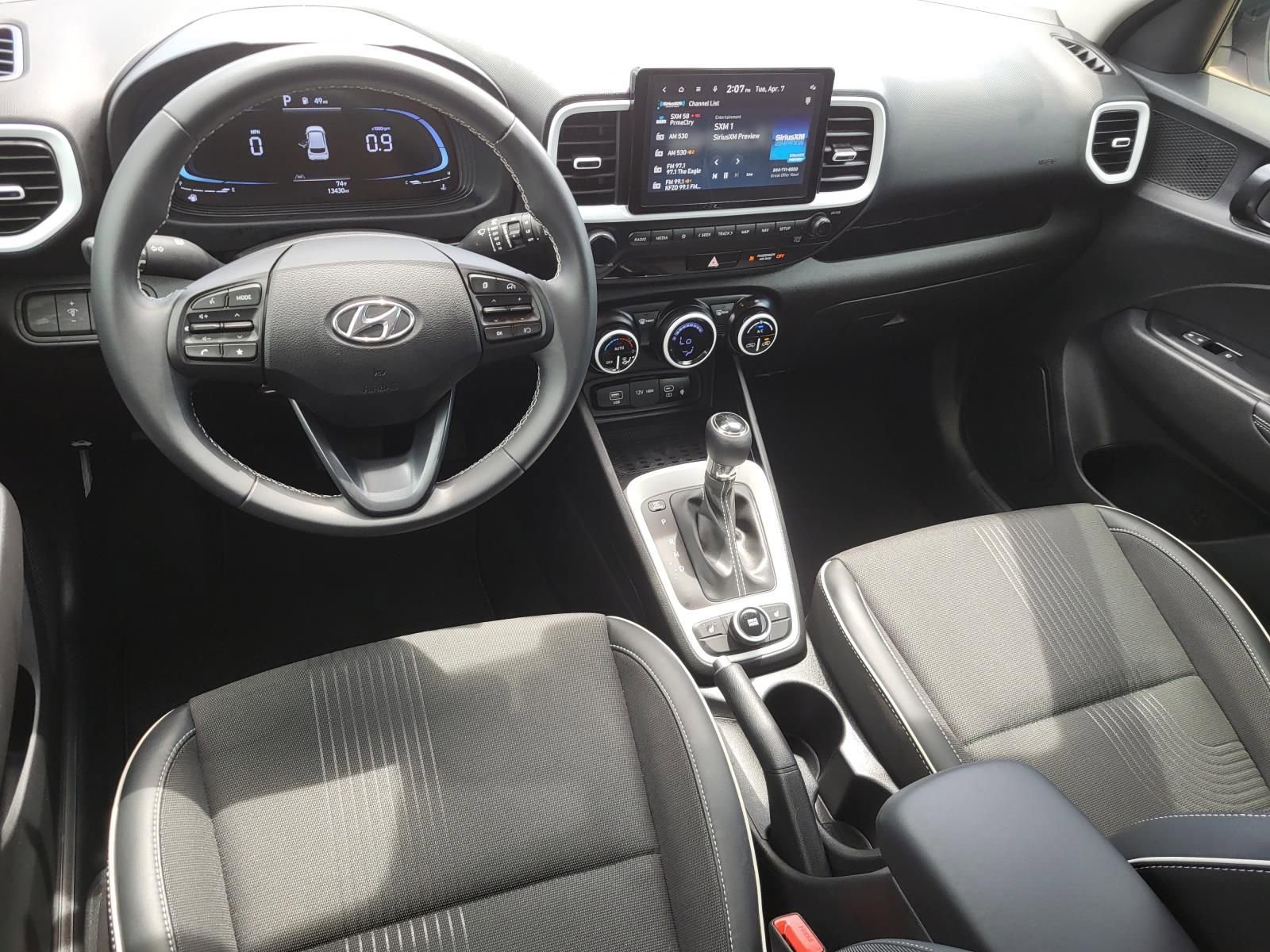Certified 2024 Hyundai Venue Limited FWD image 13