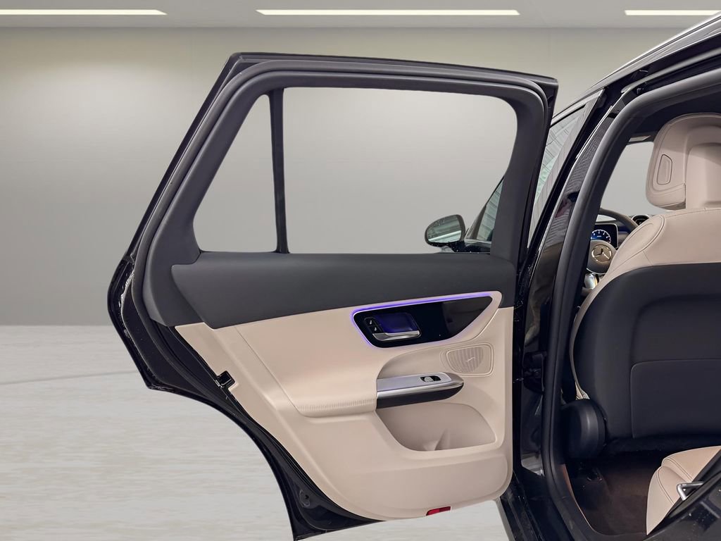 Used 2025 Mercedes-Benz GLC 300 GLC 300 image 13