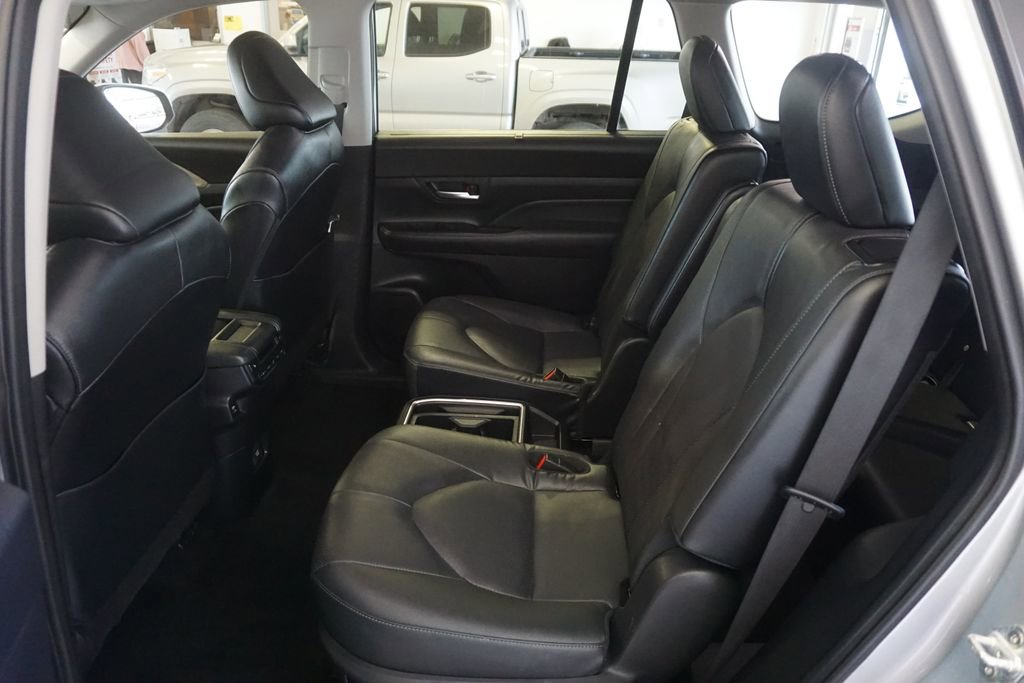 Used 2024 Toyota Grand Highlander Limited image 24