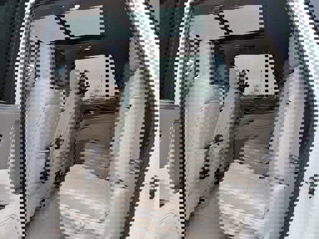 Used 2023 Cadillac Escalade Sport Platinum w/ LPO, ONYX Package image 11