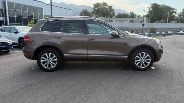 Used 2013 Volkswagen Touareg Sport AWD/4WD image 2
