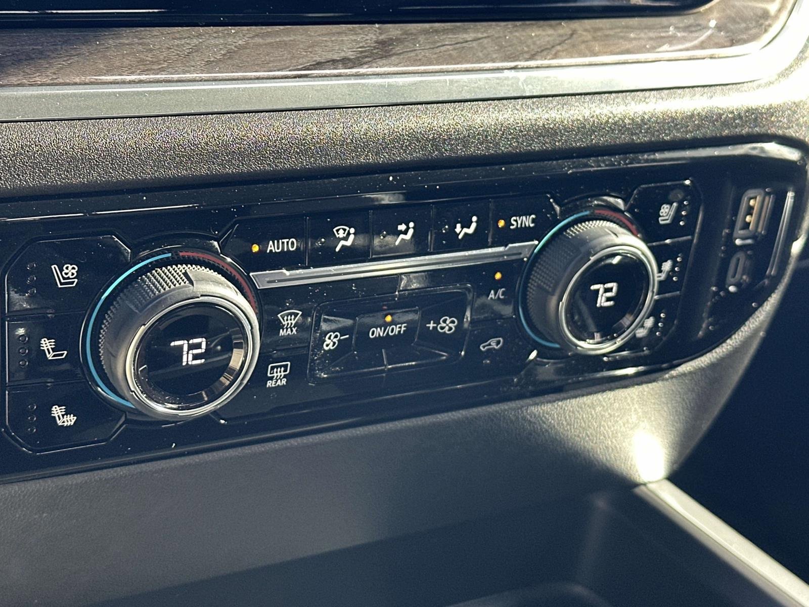 Used 2024 Chevrolet Silverado 2500 LTZ w/ LTZ Convenience Package image 14