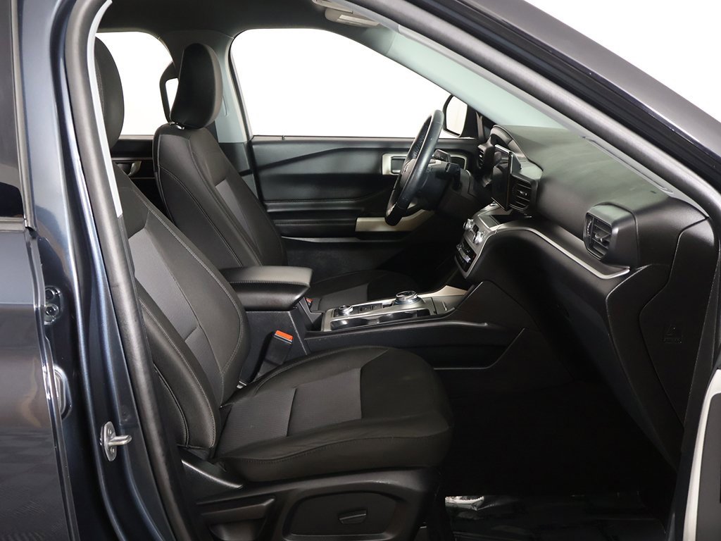 Used 2022 Ford Explorer XLT image 25
