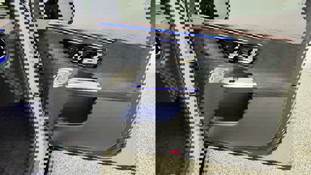 Used 2024 Mercedes-Benz EQE AMG 4MATIC SUV w/ AMG Dynamic Plus Package image 27