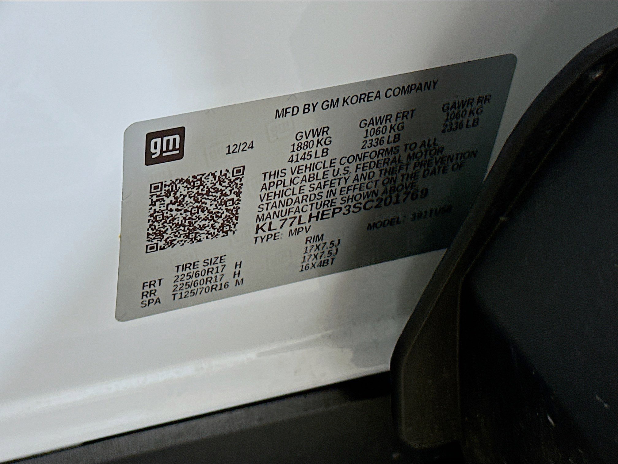 Used 2025 Chevrolet Trax LT FWD image 12