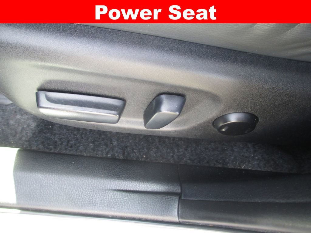 Used 2013 Toyota RAV4 Limited image 21