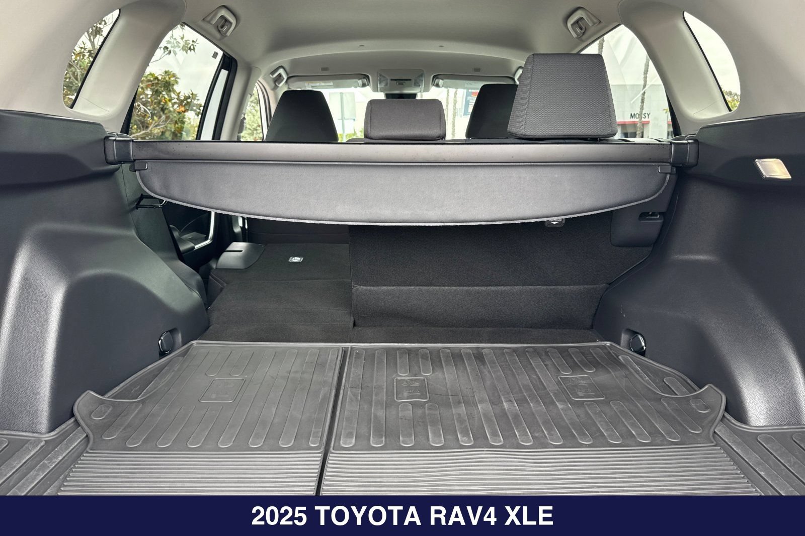 Used 2025 Toyota RAV4 XLE AWD/4WD image 16