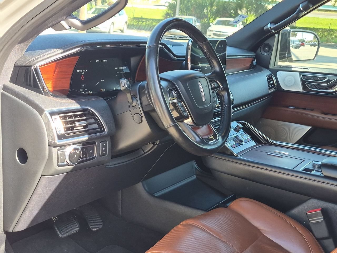 Used 2020 Lincoln Navigator Reserve w/ Luxury Package AWD/4WD image 9