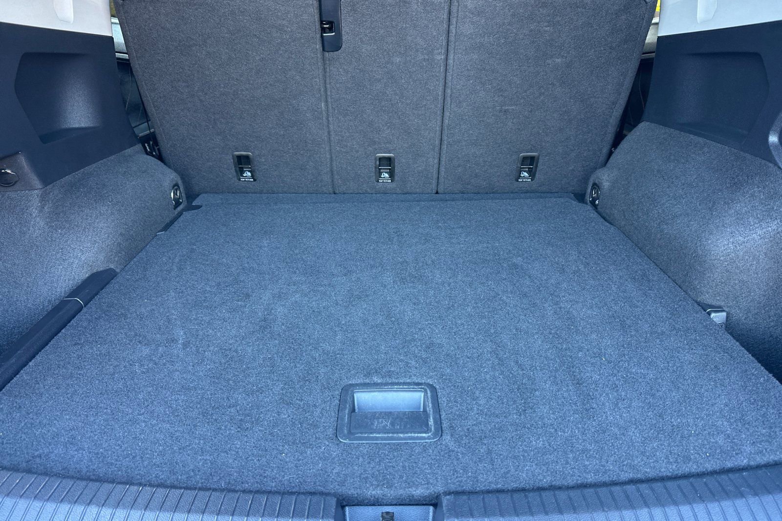 Used 2024 Volkswagen Tiguan Wolfsburg Edition image 14