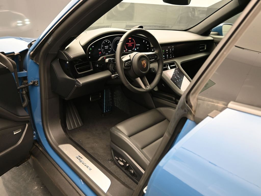 New 2025 Porsche Taycan image 4