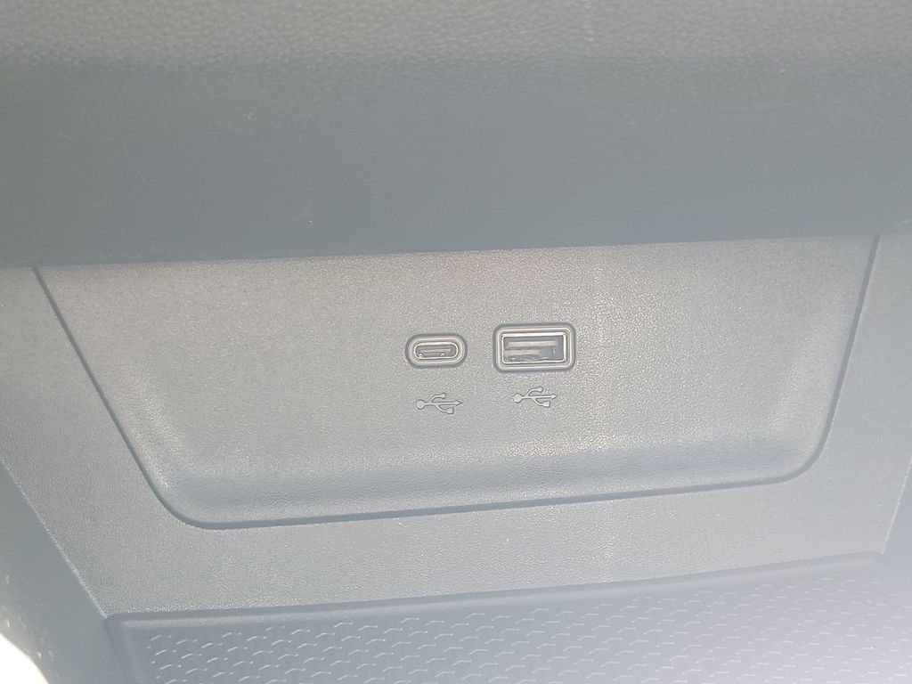 Used 2025 Chevrolet Equinox LT FWD image 32
