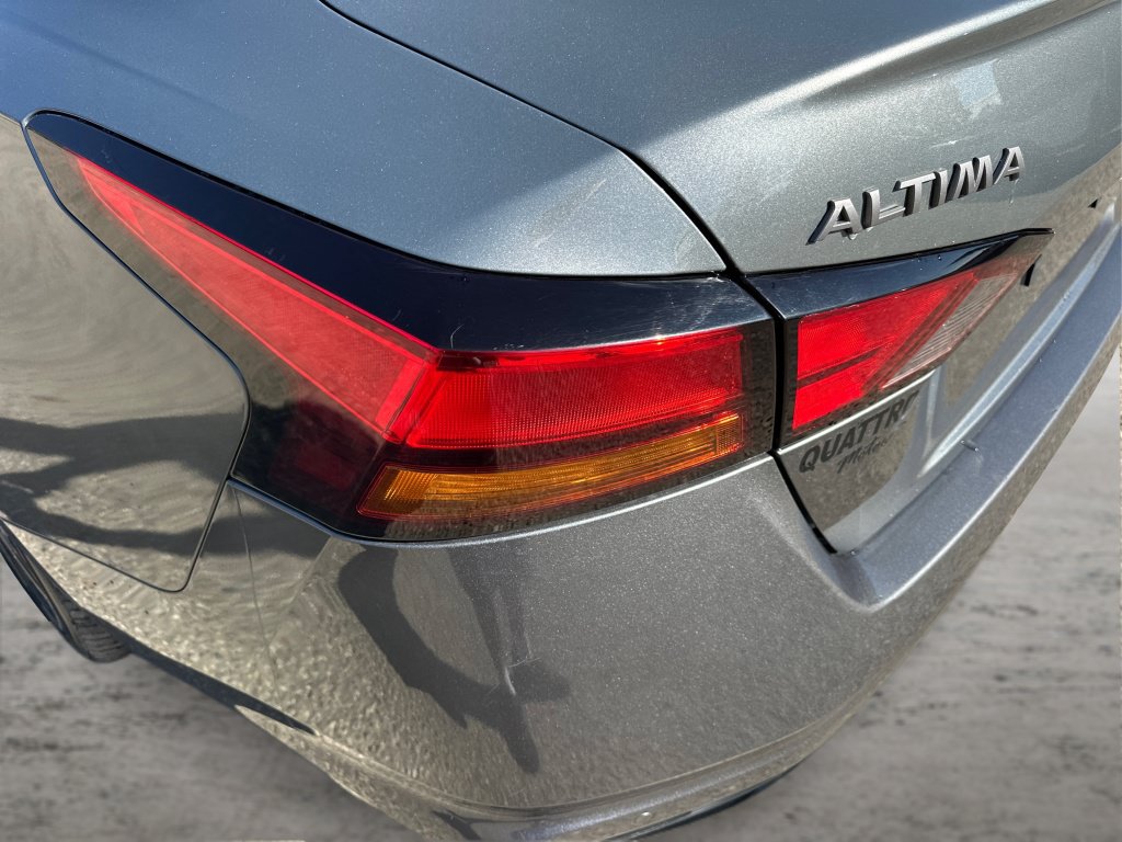 Used 2023 Nissan Altima 2.5 SR FWD image 21