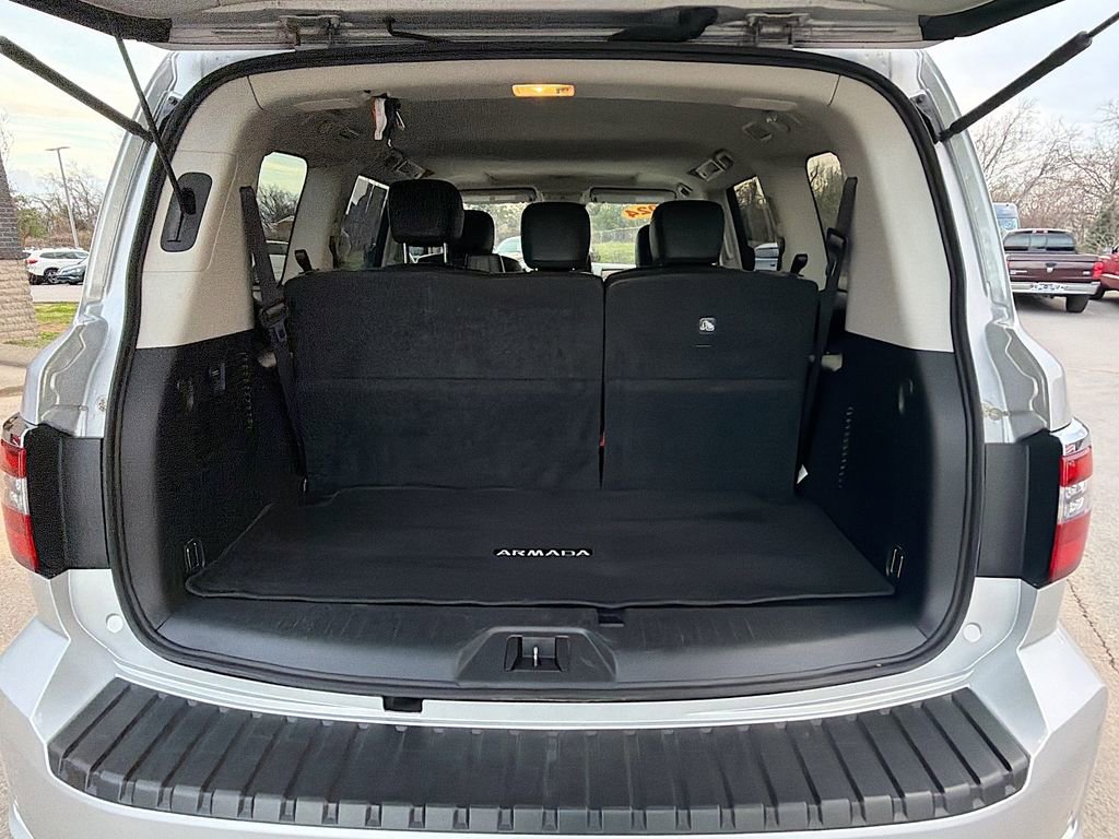 Used 2024 Nissan Armada SL image 11