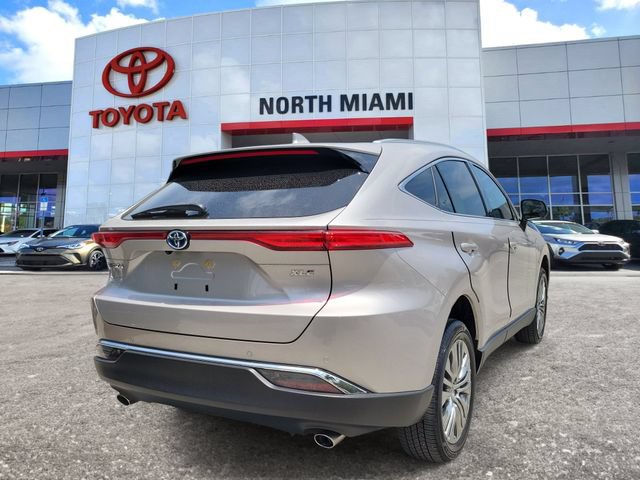 Used 2024 Toyota Venza XLE AWD/4WD image 4