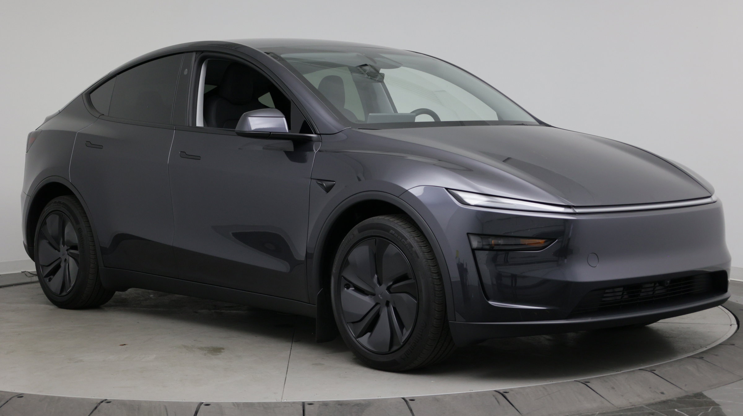 Used 2026 Tesla Model Y AWD image 3