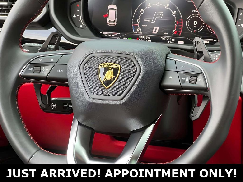 Used 2022 Lamborghini Urus AWD/4WD image 18