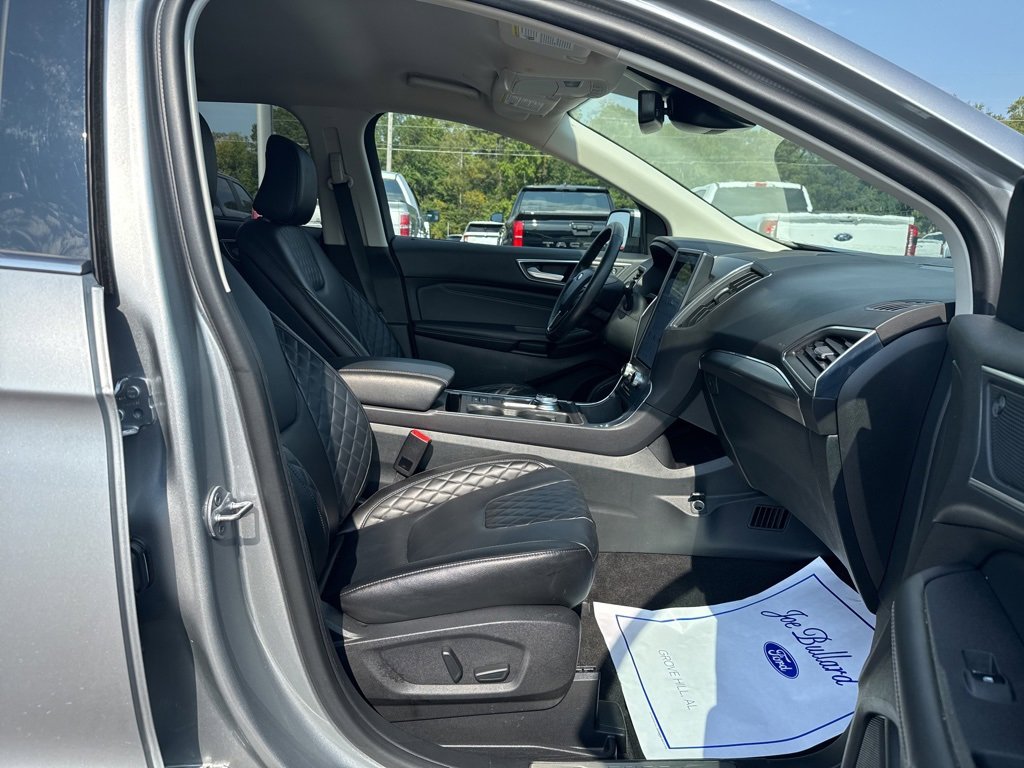 Used 2024 Ford Edge Titanium image 5
