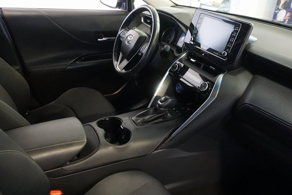 Certified 2022 Toyota Venza LE image 26