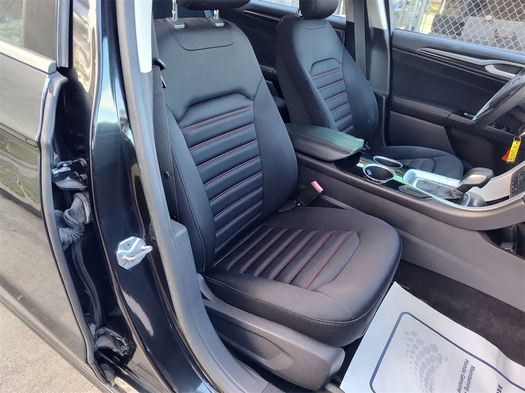 Used 2014 Ford Fusion SE image 27