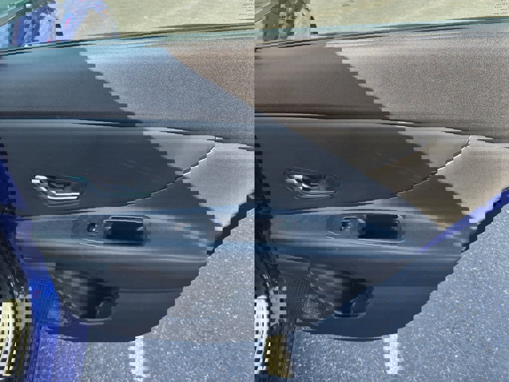 Certified 2024 Hyundai Elantra SE image 20