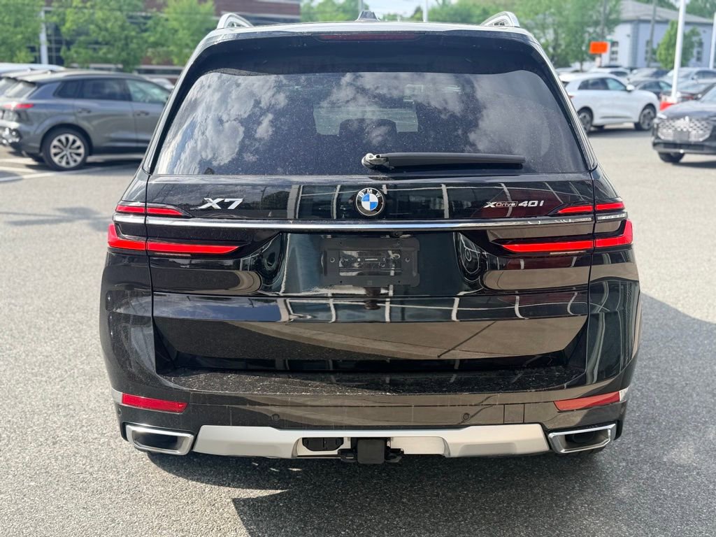 Used 2025 BMW X7 xDrive40i w/ Premium Package AWD/4WD image 5