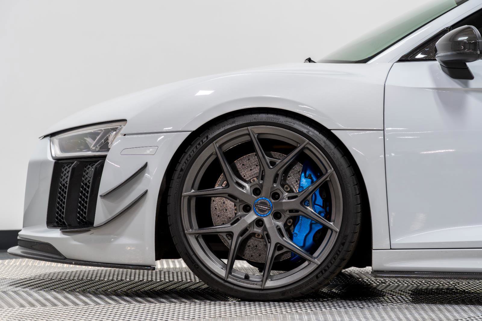 Used 2017 Audi R8 V10 plus w/ Full Leather Package image 10