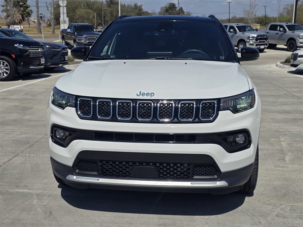 Used 2024 Jeep Compass Limited image 10