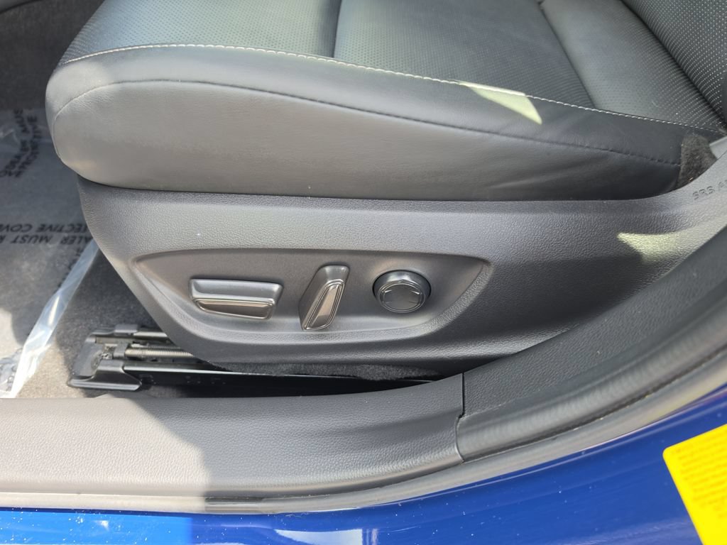 Used 2024 Toyota Prius XLE FWD image 10