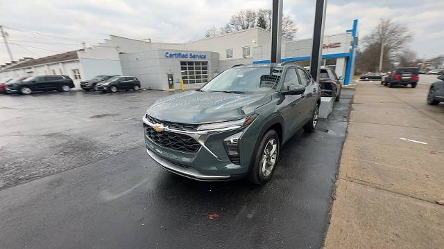 New 2026 Chevrolet Trax LT w/ Sunroof Package FWD image 9
