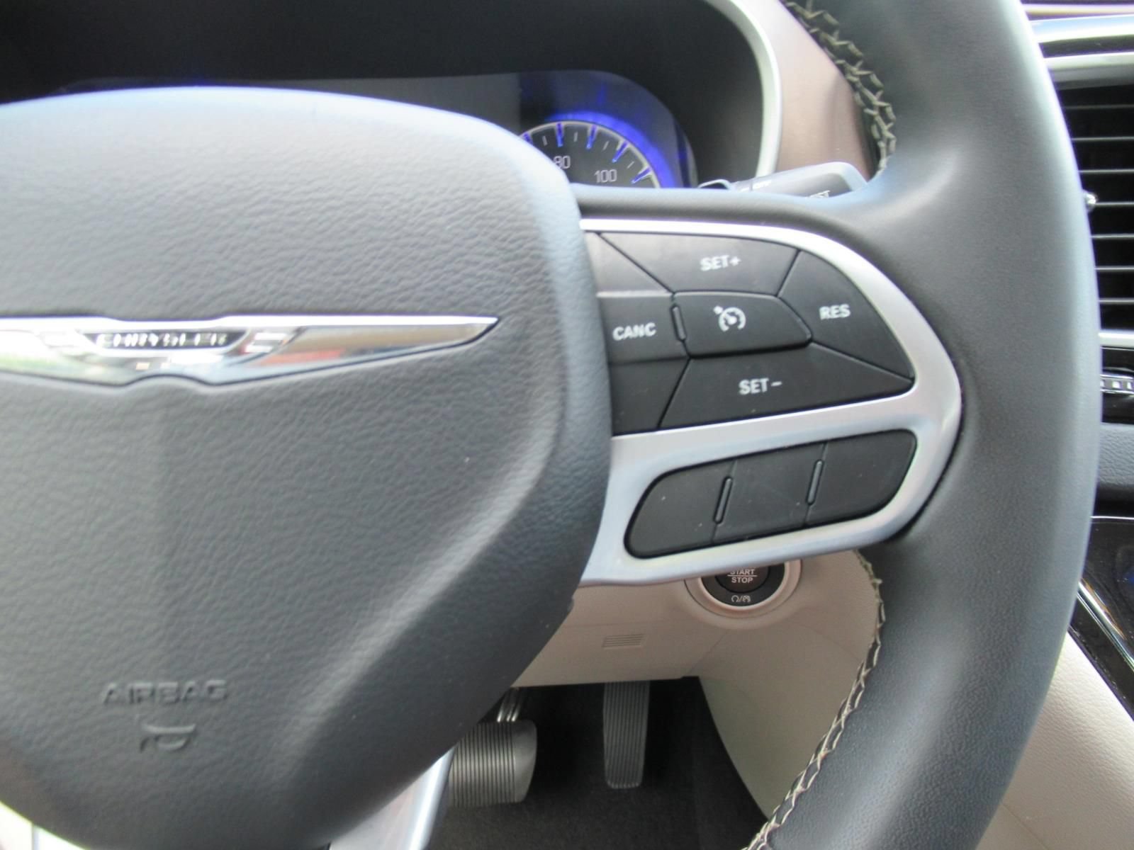 Certified 2022 Chrysler Voyager LX FWD image 23