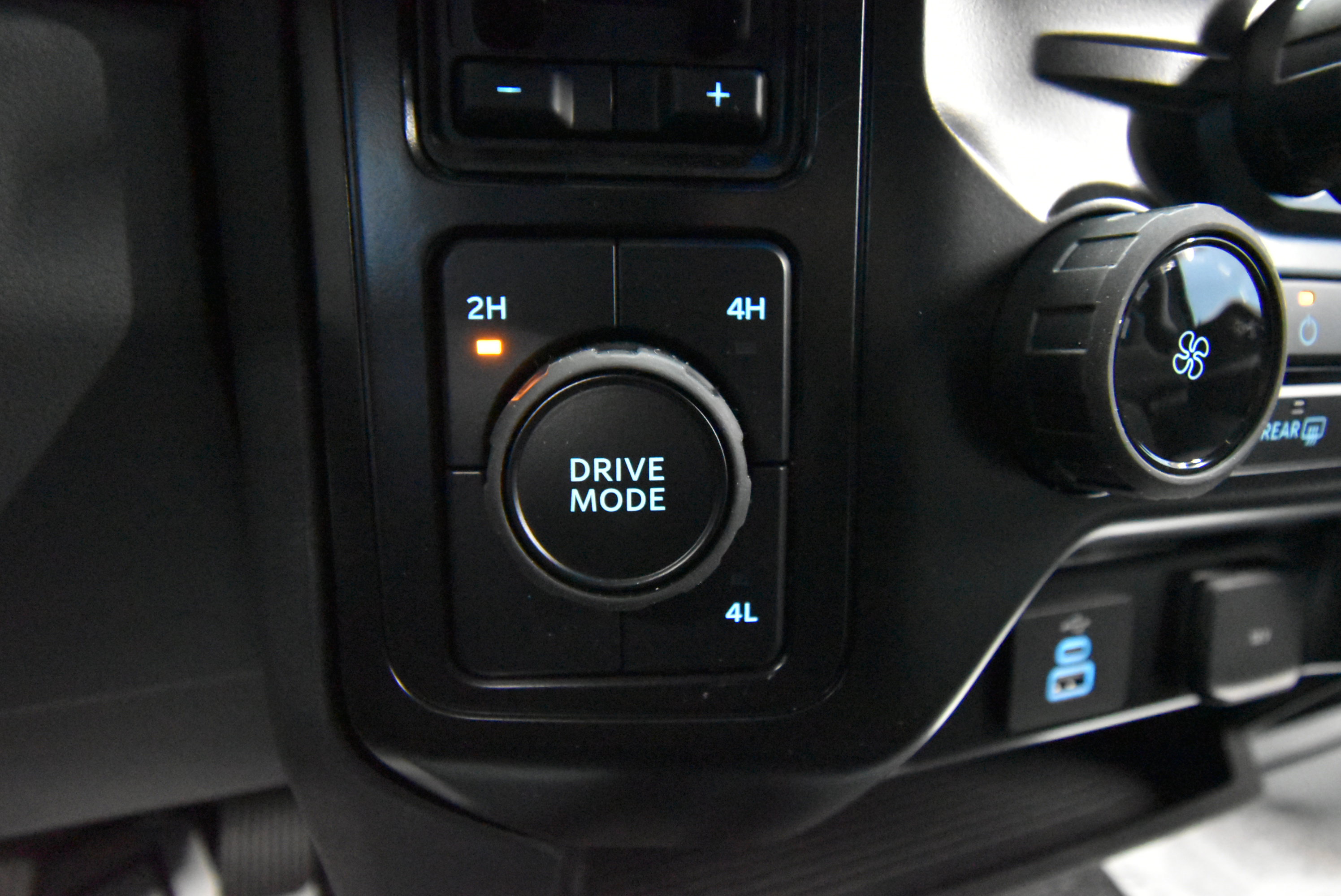 New 2026 Ford F450 4x4 Crew Cab Super Duty image 16