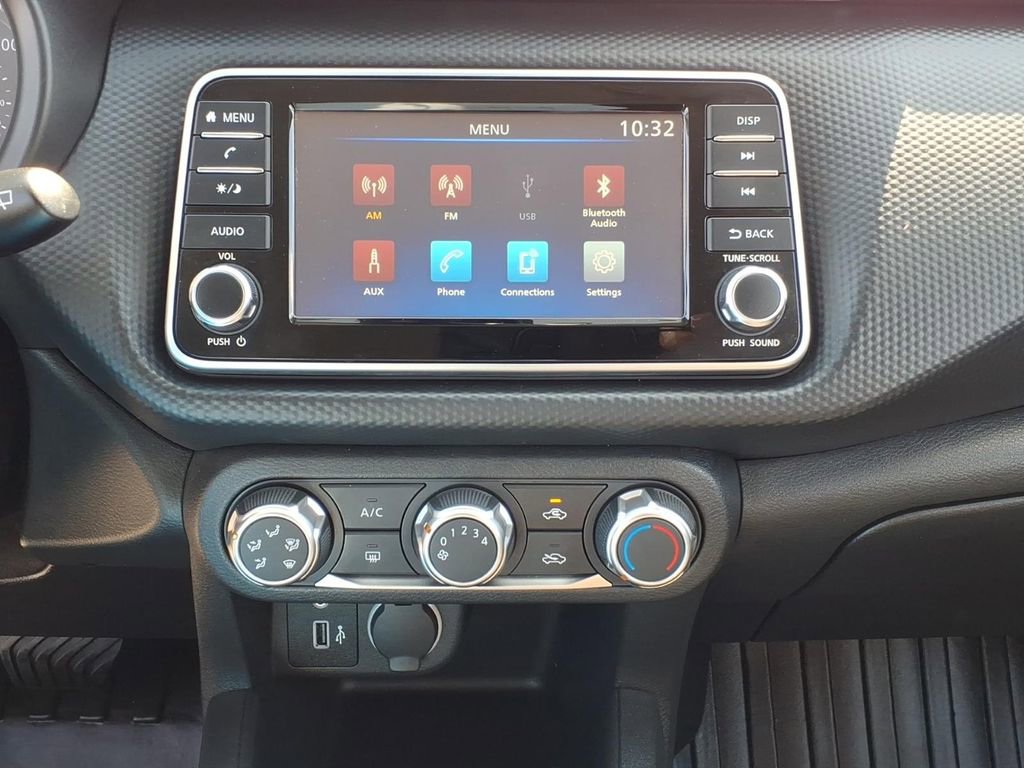 Used 2024 Nissan Kicks S image 7