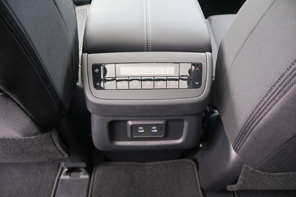 New 2026 Nissan Pathfinder SV w/ SV Premium Package FWD image 18