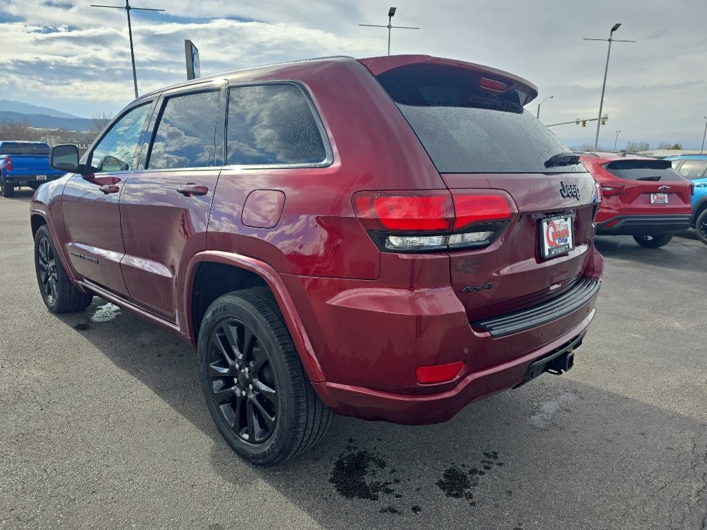 Used 2019 Jeep Grand Cherokee Altitude image 3