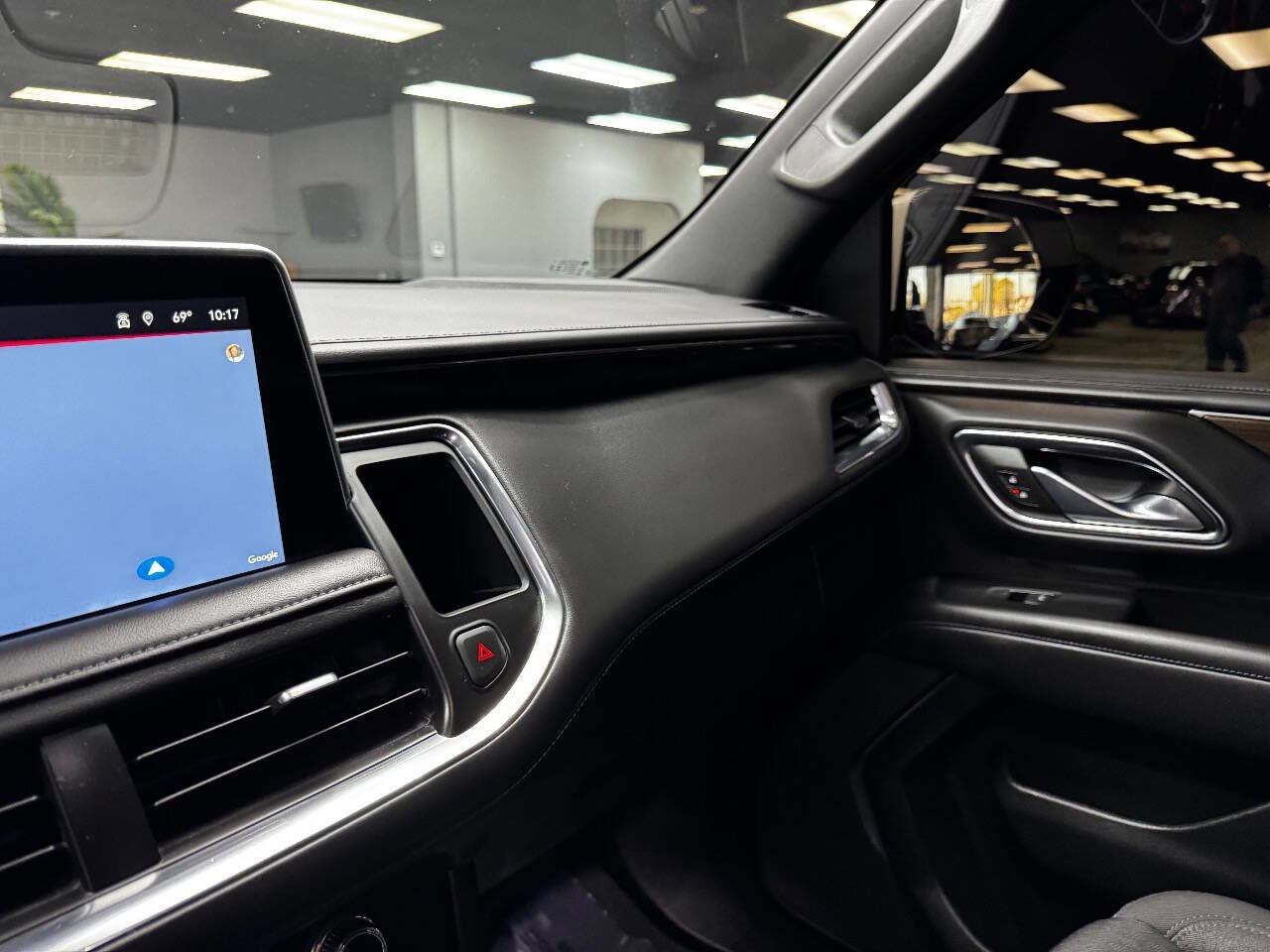 Used 2023 GMC Yukon XL SLE image 25